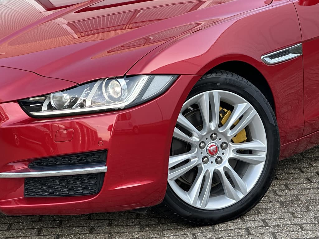 Jaguar XE 2.0 Portfolio thumbnail 14