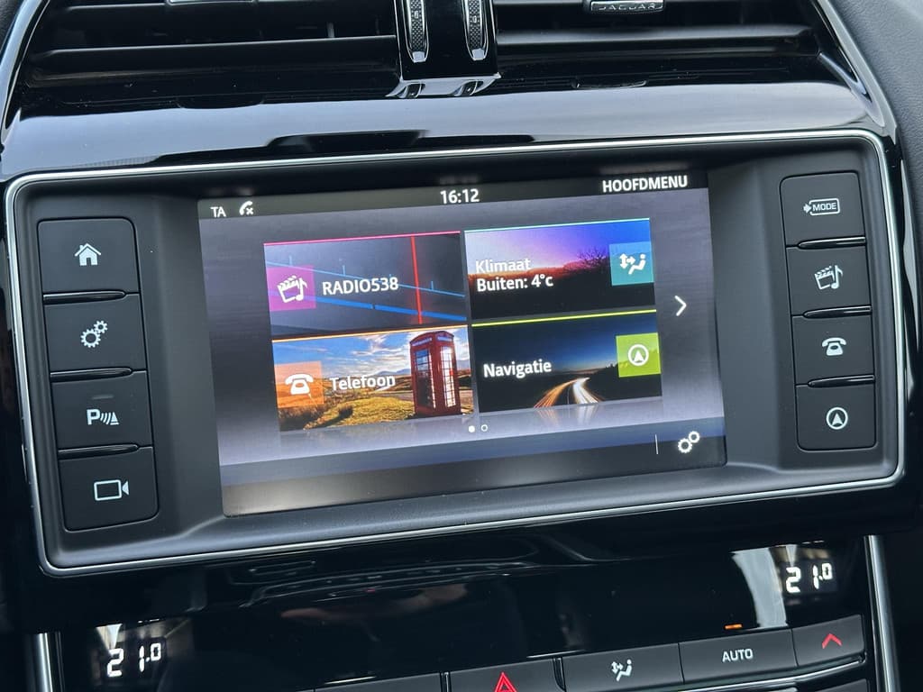 Jaguar XE 2.0 Portfolio thumbnail 17