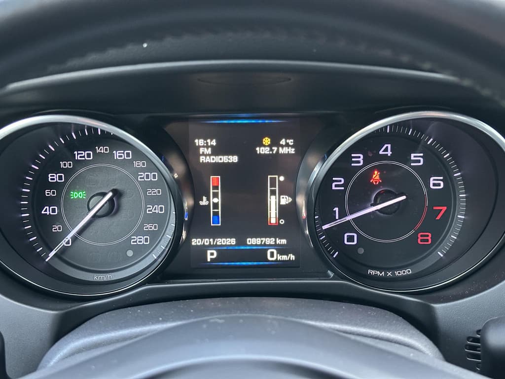 Jaguar XE 2.0 Portfolio thumbnail 6