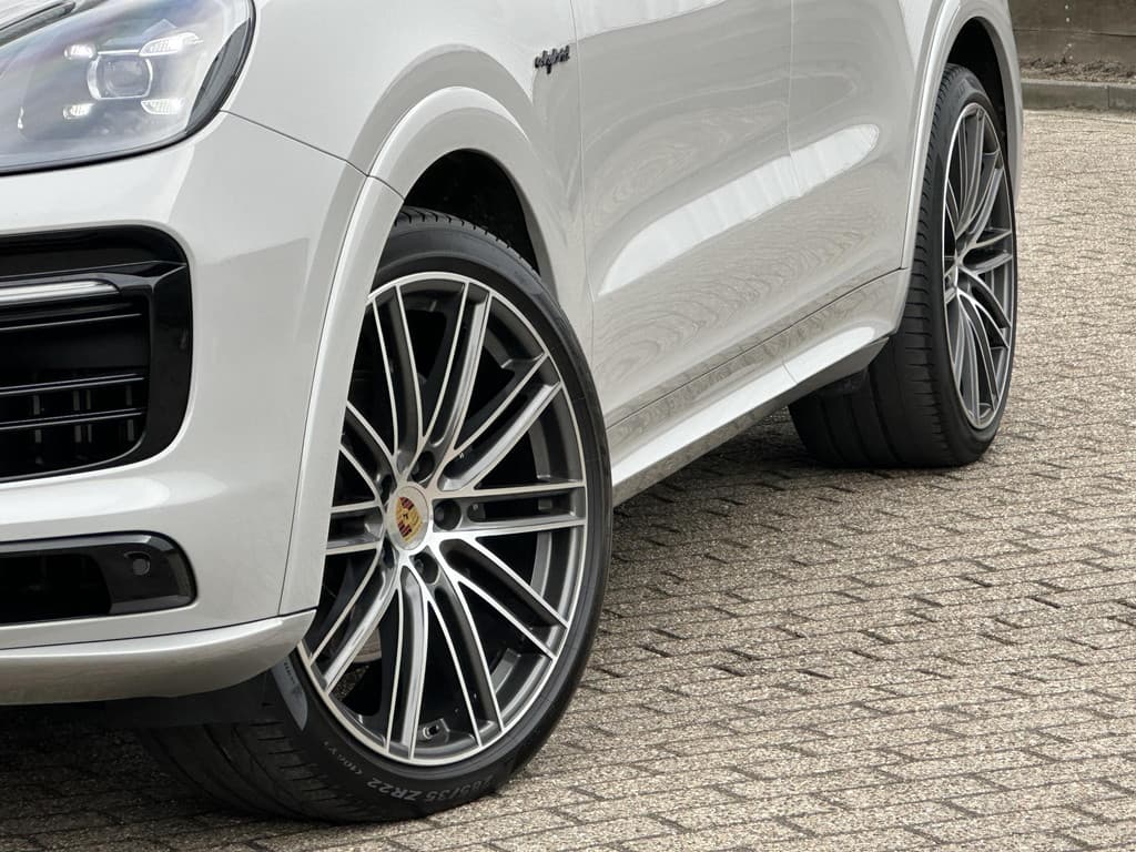 Porsche Cayenne 3.0 E-Hybrid thumbnail 6