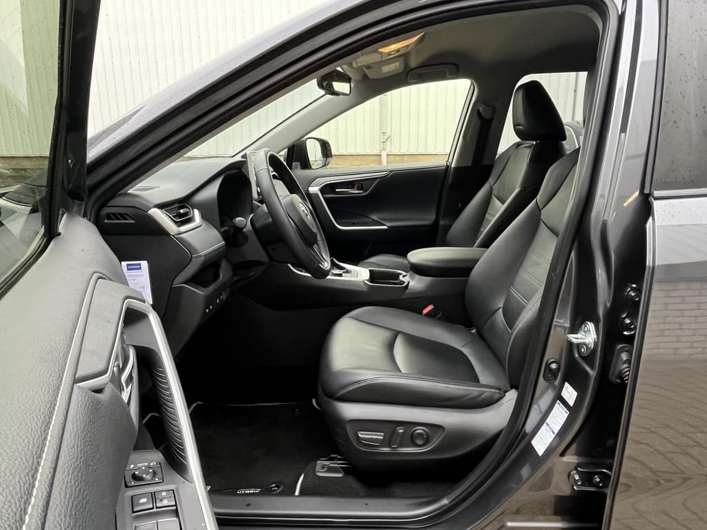 Toyota RAV4 2.5 Hybrid AWD Style thumbnail 13