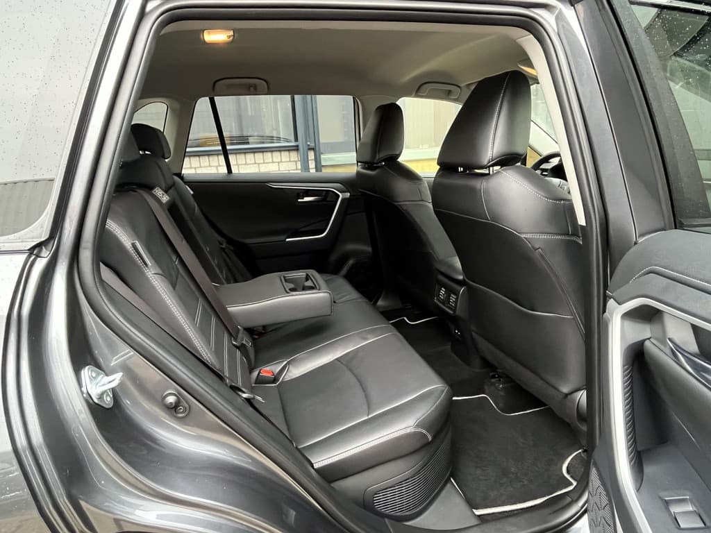 Toyota RAV4 2.5 Hybrid AWD Style thumbnail 26