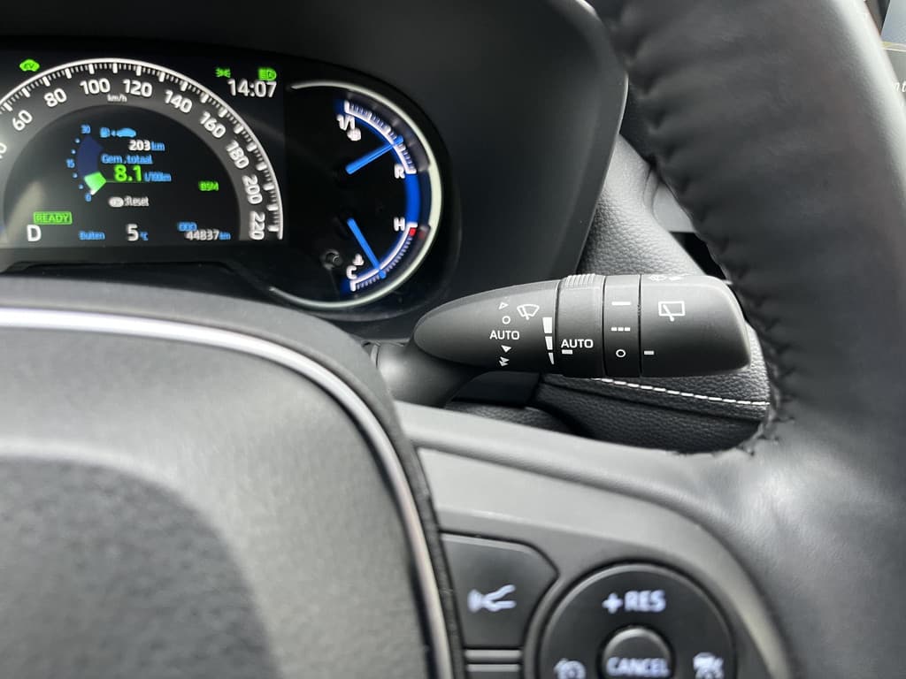 Toyota RAV4 2.5 Hybrid AWD Style thumbnail 40