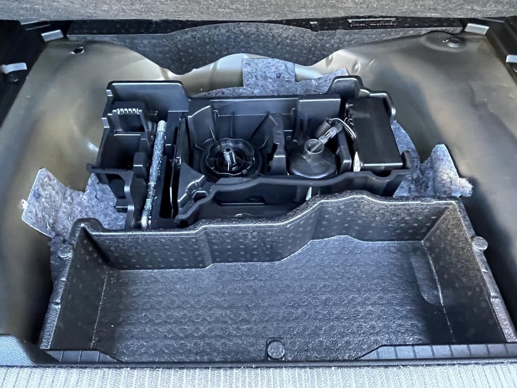 Peugeot 2008 1.2 PureTech Allure Pack thumbnail 24