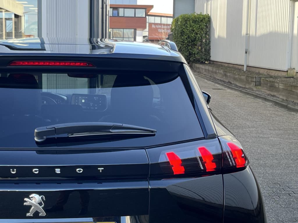 Peugeot 2008 1.2 PureTech Allure Pack thumbnail 41