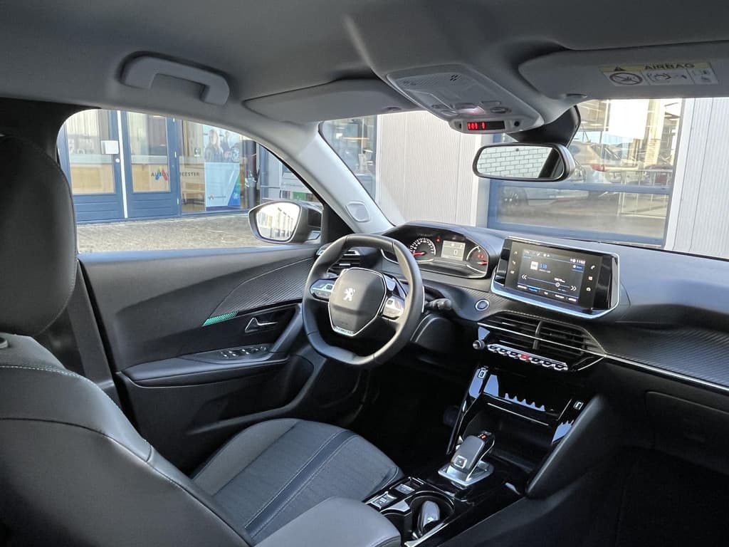 Peugeot 2008 1.2 PureTech Allure Pack thumbnail 44
