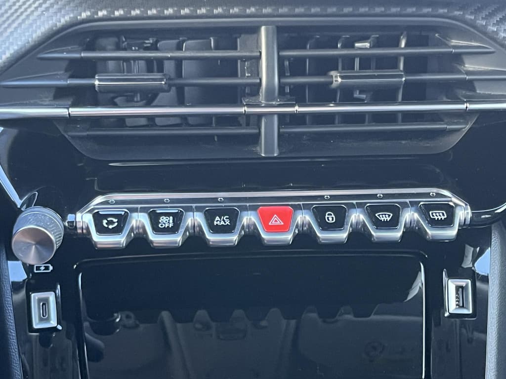 Peugeot 2008 1.2 PureTech Allure Pack thumbnail 60