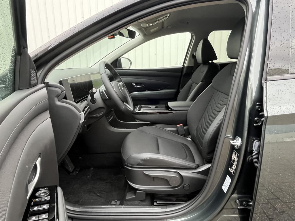 Hyundai Tucson 1.6 T-GDI PHEV Comfort Smart thumbnail 3