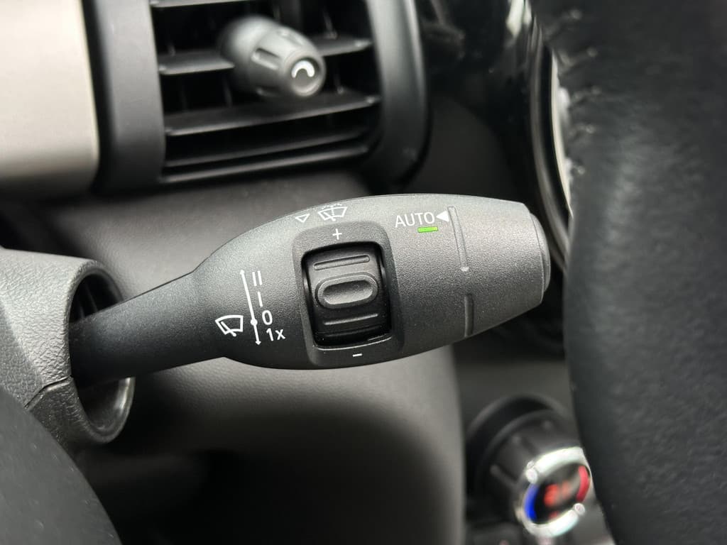 MINI Cabrio 1.5 Cooper Pepper Serious Business thumbnail 36