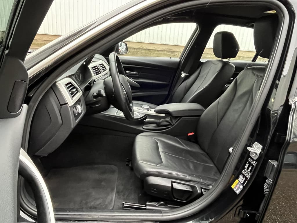 BMW 3-serie 330e High Executive thumbnail 11