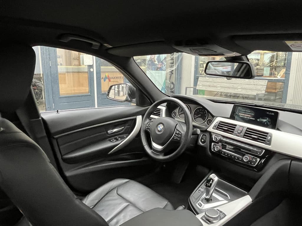 BMW 3-serie 330e High Executive thumbnail 27