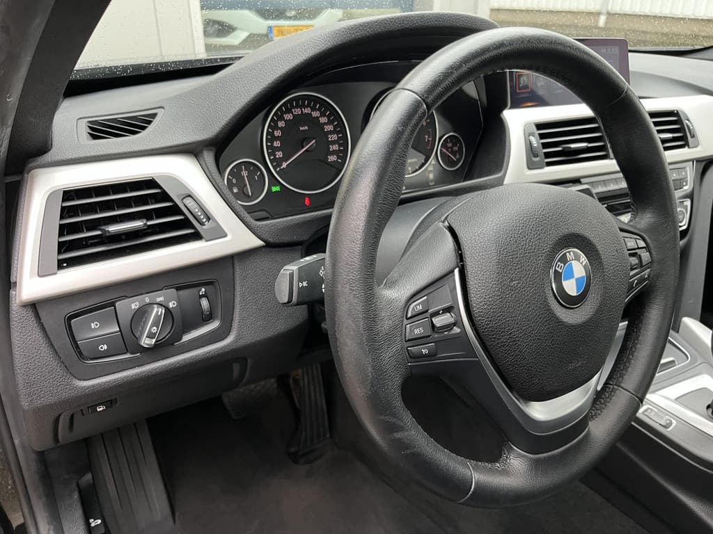 BMW 3-serie 330e High Executive thumbnail 28