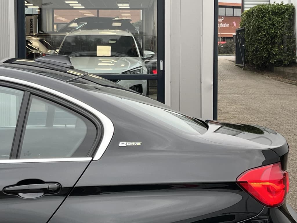 BMW 3-serie 330e High Executive thumbnail 44