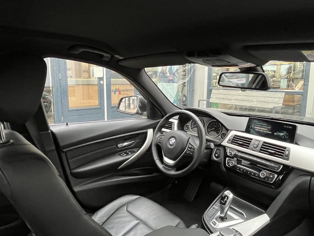 BMW 3-serie 330e High Executive thumbnail 45