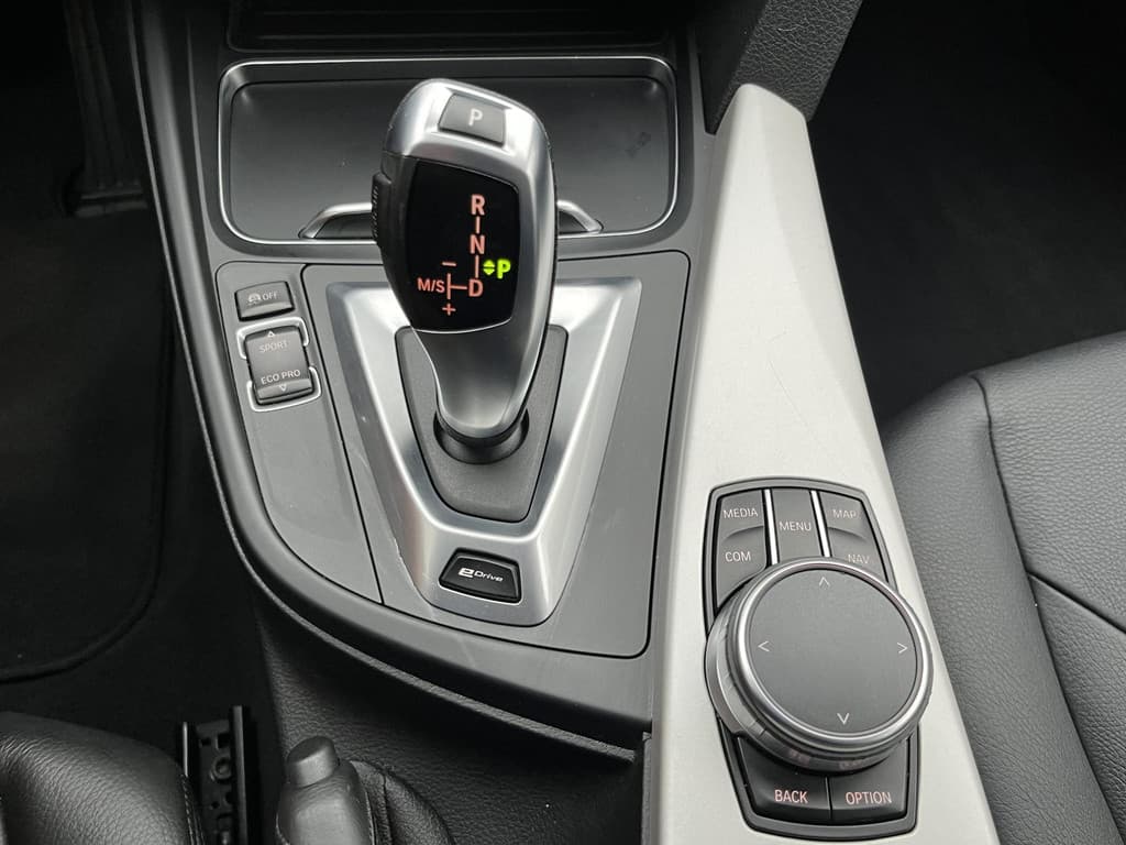 BMW 3-serie 330e High Executive thumbnail 53