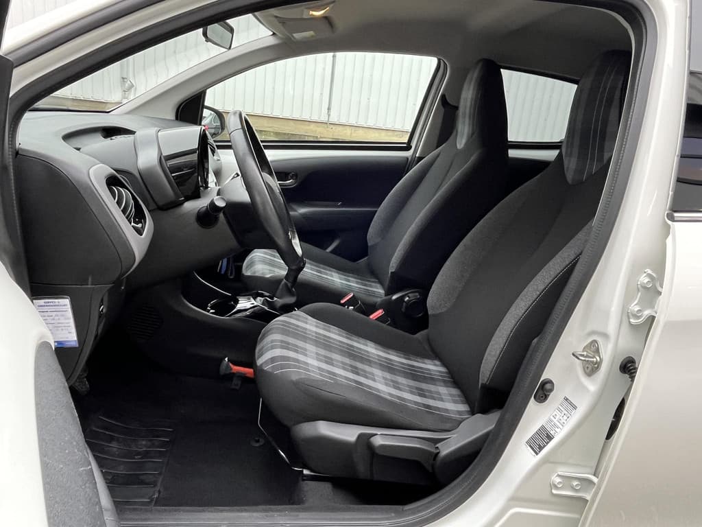 Peugeot 108 1.0 e-VTi Allure thumbnail 15