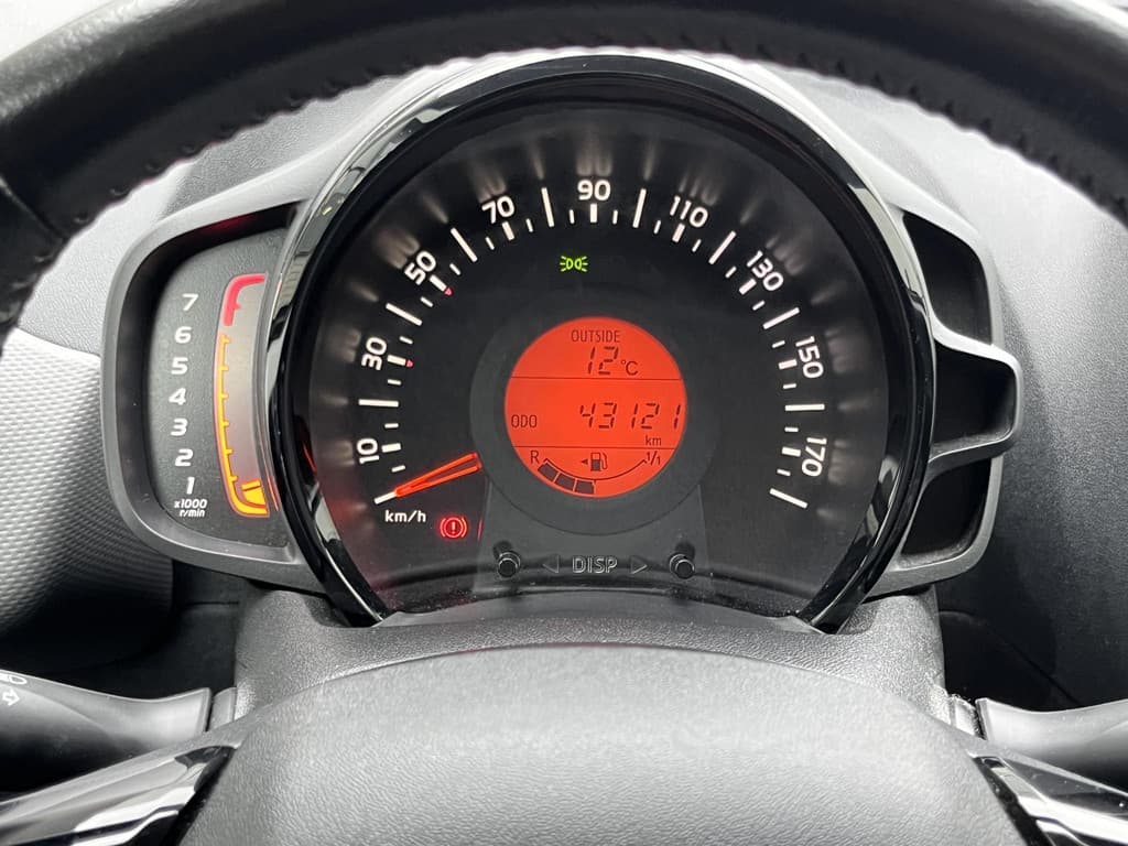 Peugeot 108 1.0 e-VTi Allure thumbnail 5