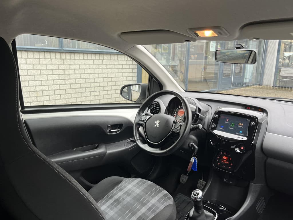 Peugeot 108 1.0 e-VTi Allure thumbnail 41