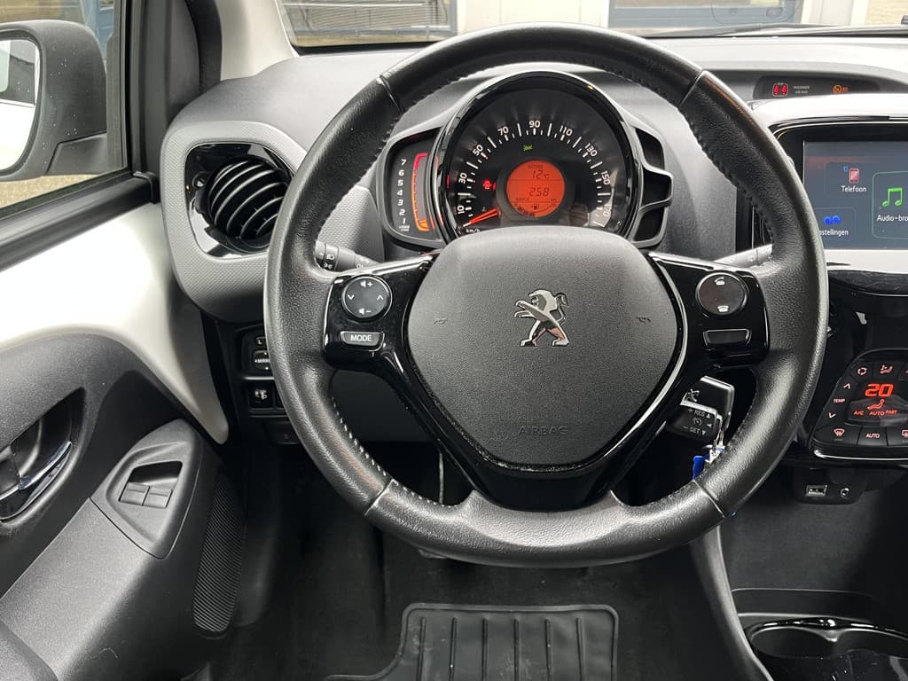 Peugeot 108 1.0 e-VTi Allure thumbnail 42