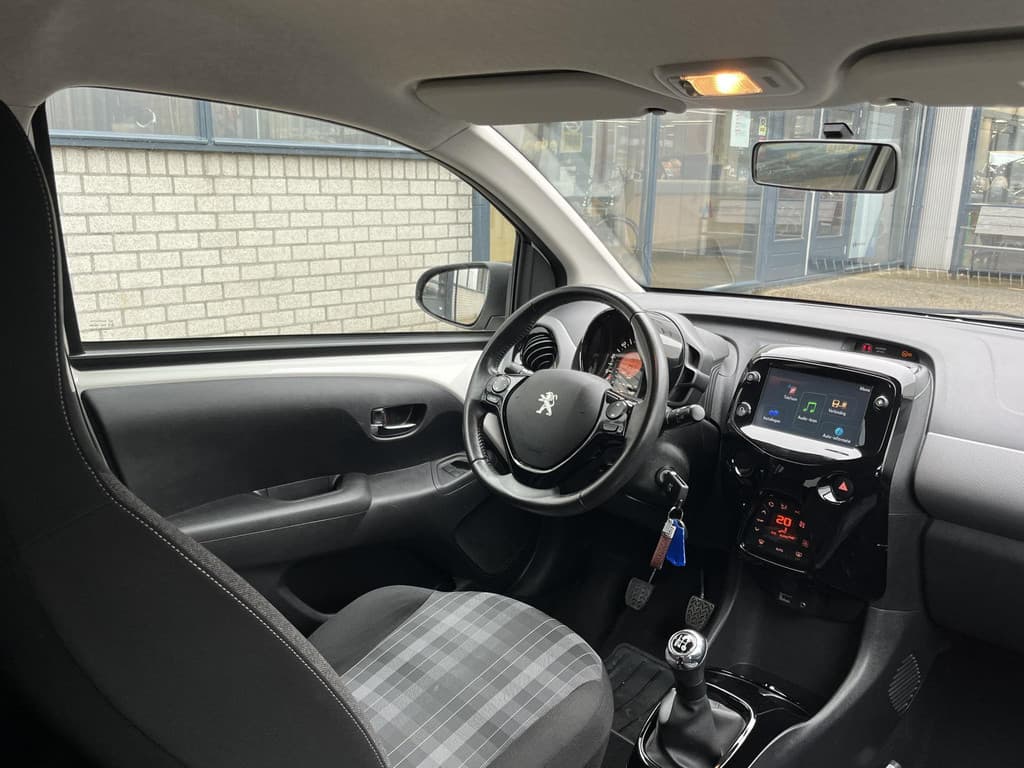 Peugeot 108 1.0 e-VTi Allure thumbnail 53