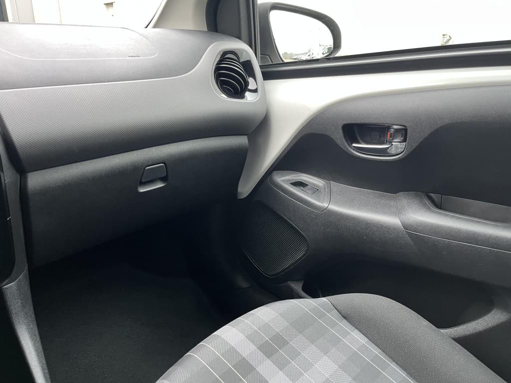 Peugeot 108 1.0 e-VTi Allure thumbnail 59