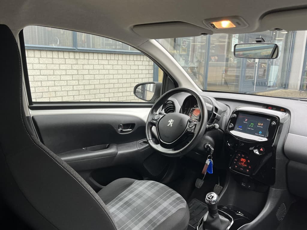 Peugeot 108 1.0 e-VTi Allure thumbnail 61