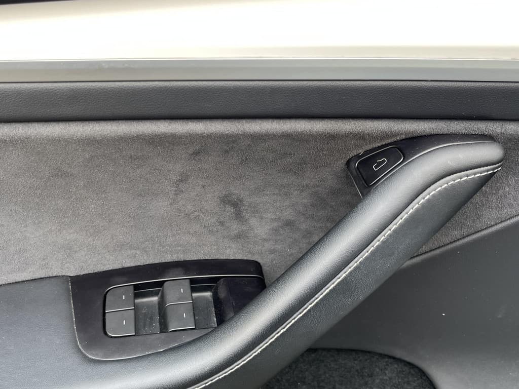 Tesla Model Y Performance AWD 75 kWh thumbnail 13