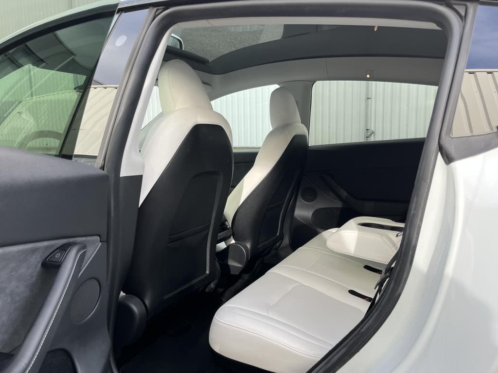 Tesla Model Y Performance AWD 75 kWh thumbnail 19