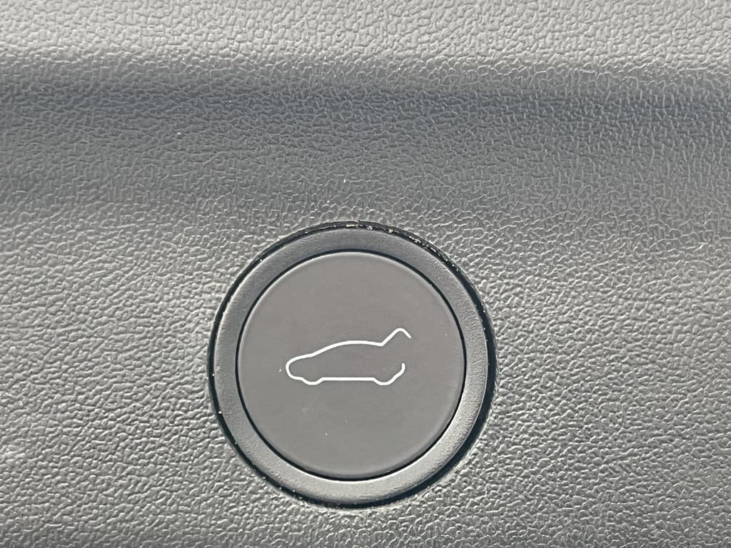 Tesla Model Y Performance AWD 75 kWh thumbnail 24