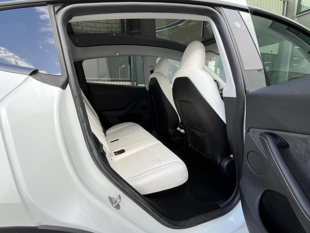 Tesla Model Y Performance AWD 75 kWh thumbnail 26