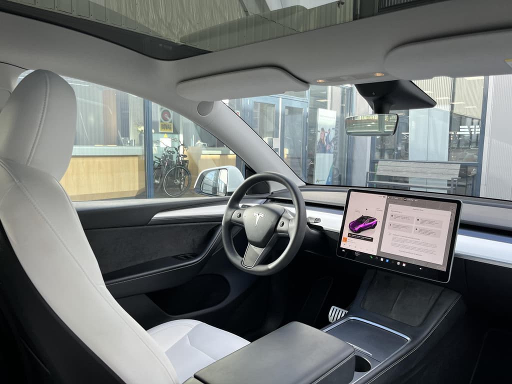 Tesla Model Y Performance AWD 75 kWh thumbnail 56