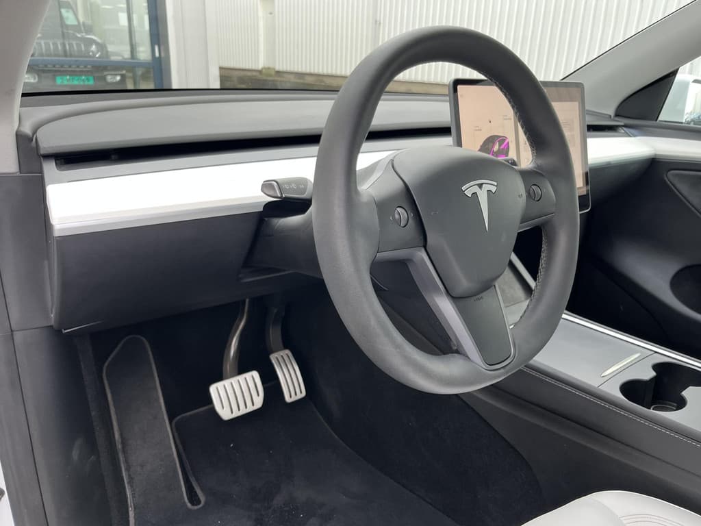 Tesla Model Y Performance AWD 75 kWh thumbnail 57