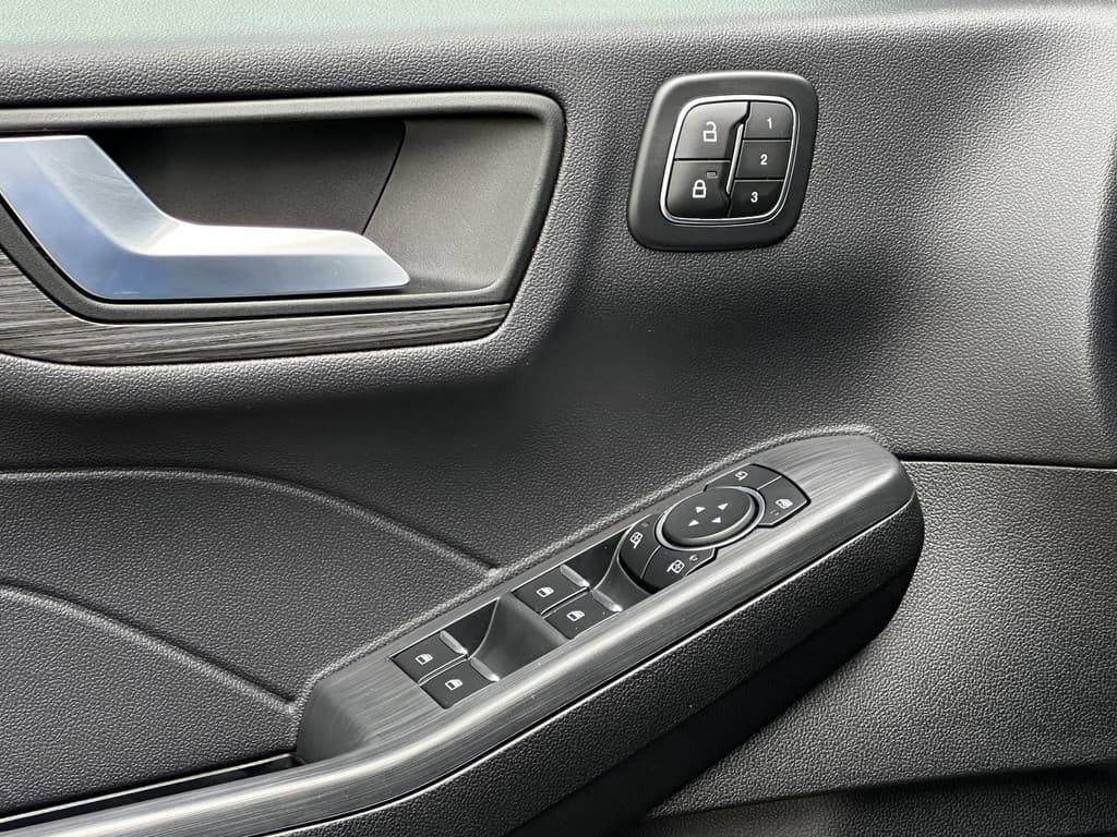 Ford Kuga 2.5 PHEV Active X thumbnail 14