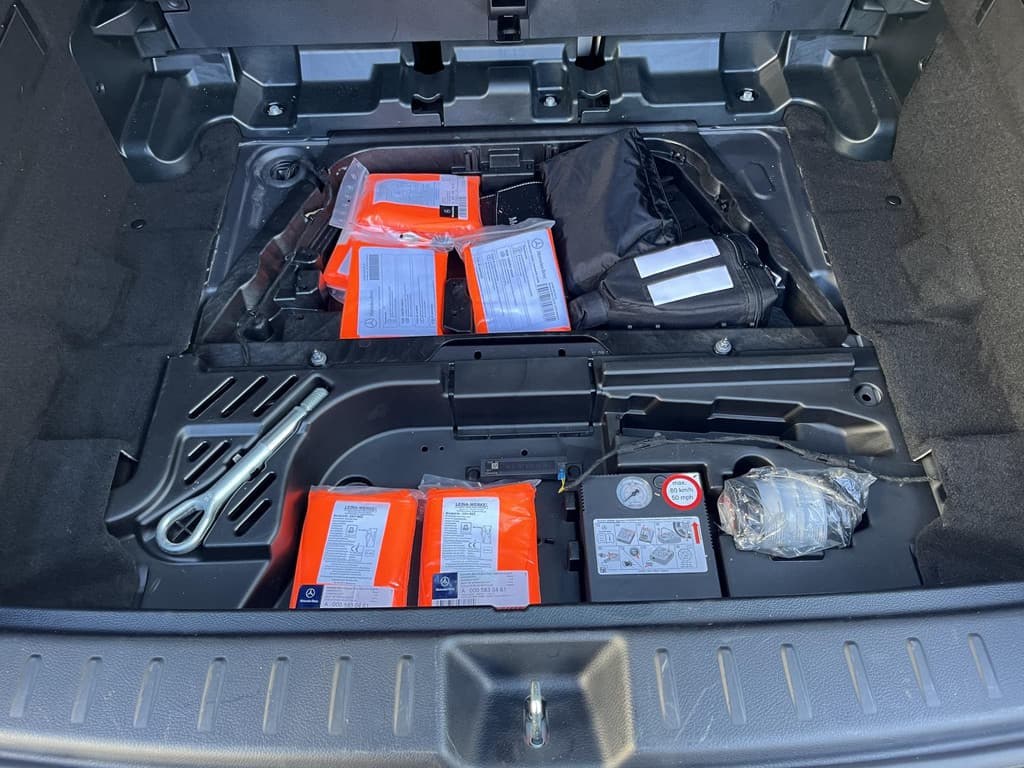 Mercedes-Benz GLB 200 Business Solution Luxury thumbnail 24