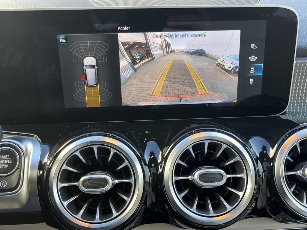 Mercedes-Benz GLB 200 Business Solution Luxury thumbnail 8