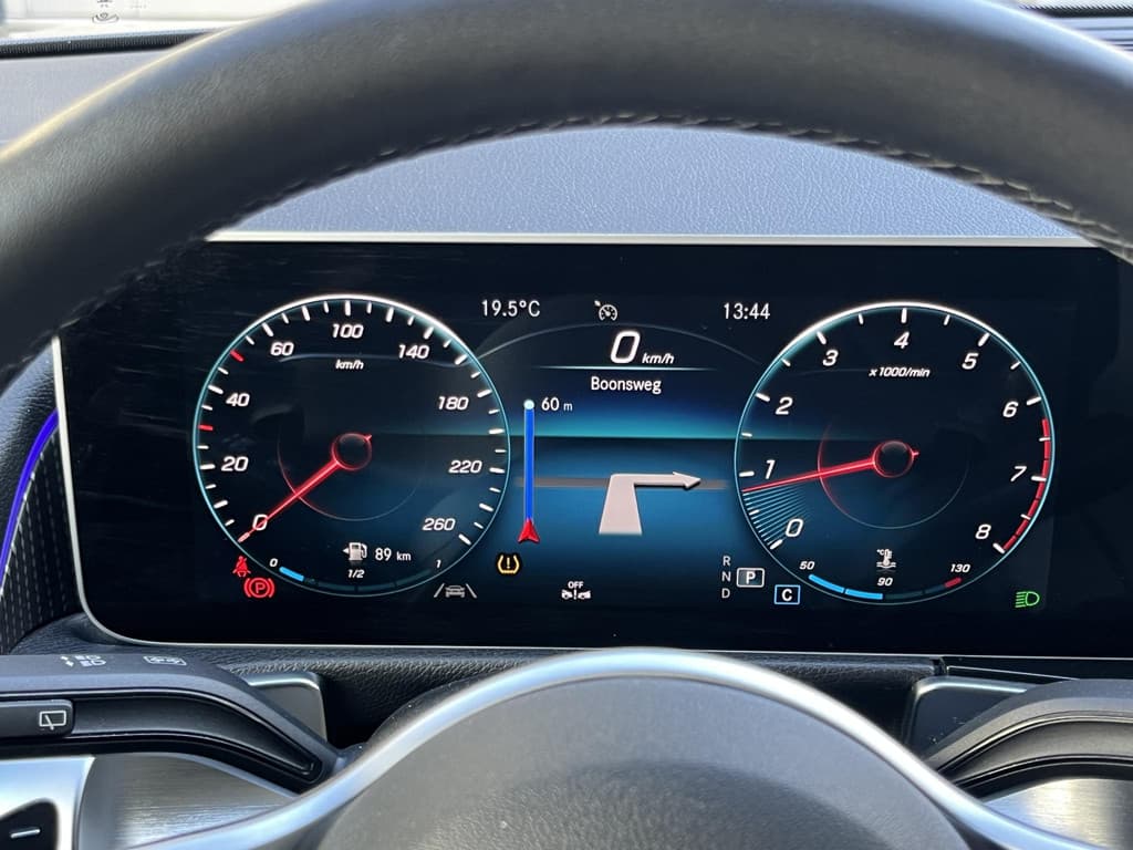 Mercedes-Benz GLB 200 Business Solution Luxury thumbnail 79