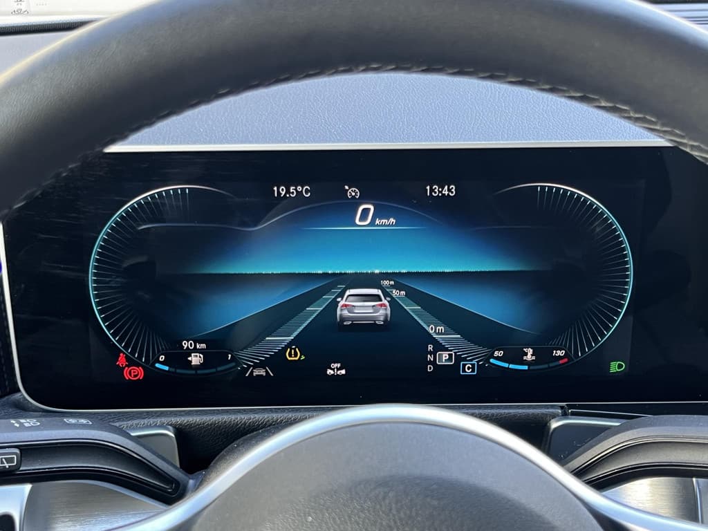 Mercedes-Benz GLB 200 Business Solution Luxury thumbnail 80