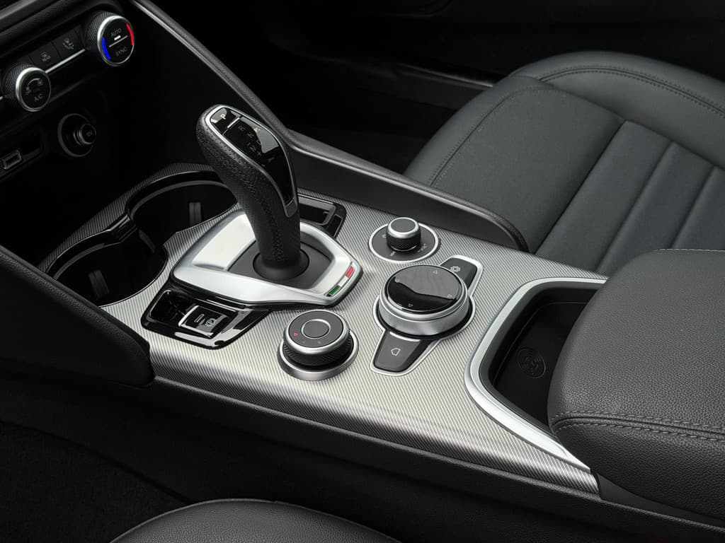 Alfa Romeo Giulia 2.0T Sprint thumbnail 20