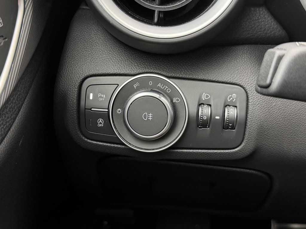 Alfa Romeo Giulia 2.0T Sprint thumbnail 43