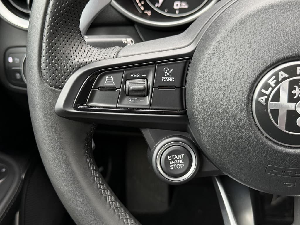 Alfa Romeo Giulia 2.0T Sprint thumbnail 6