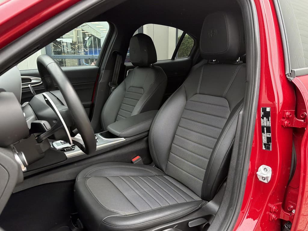 Alfa Romeo Giulia 2.0T Sprint thumbnail 7