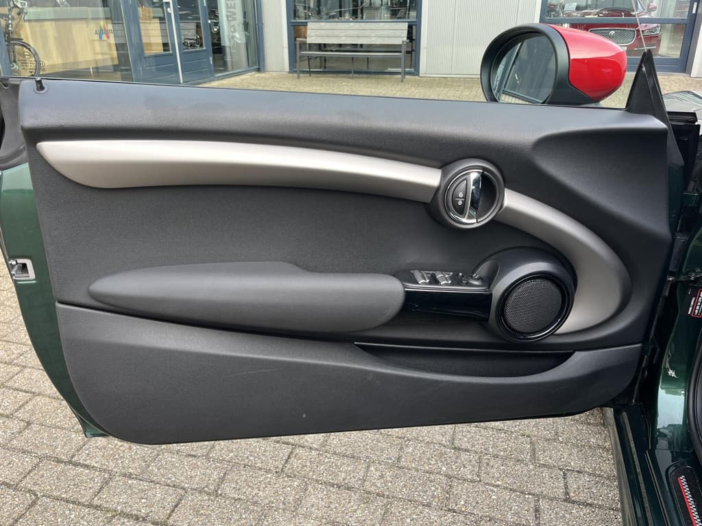 MINI Cabrio 2.0 John Cooper Works Chili thumbnail 15