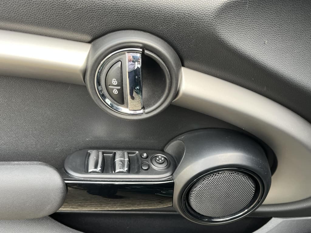 MINI Cabrio 2.0 John Cooper Works Chili thumbnail 16