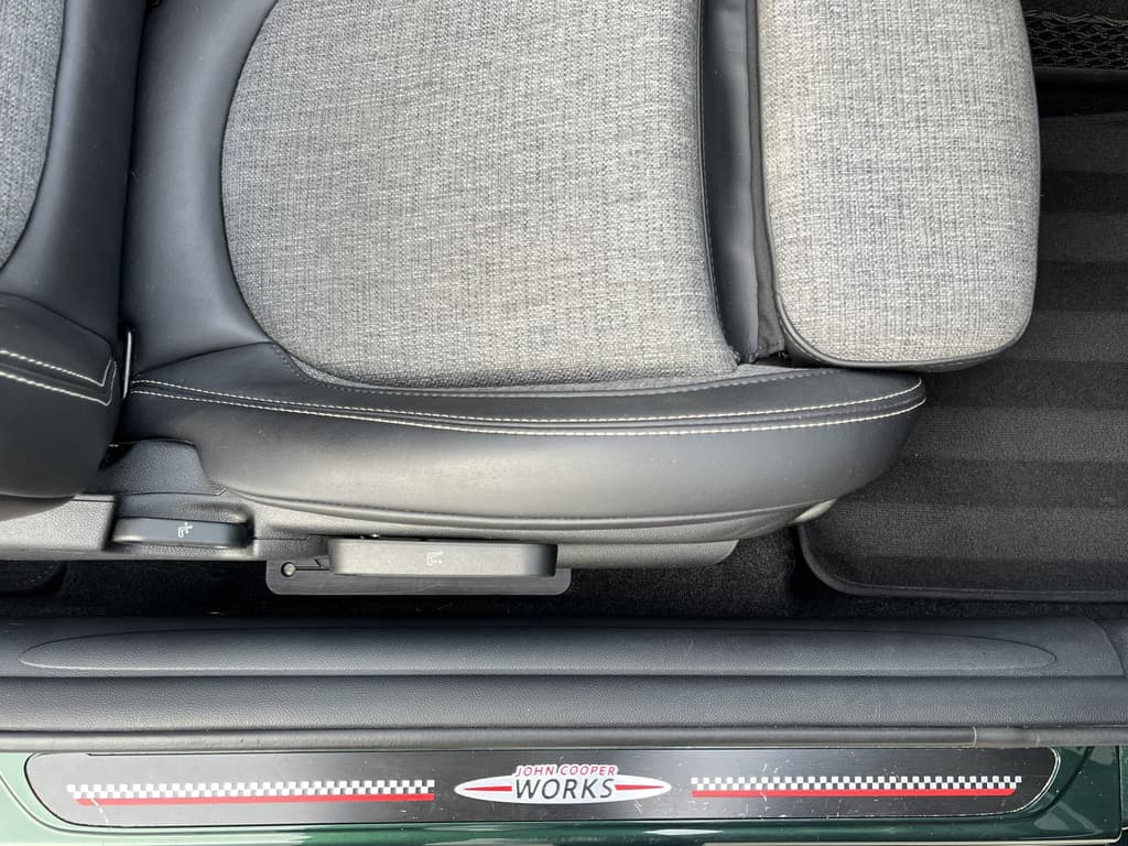 MINI Cabrio 2.0 John Cooper Works Chili thumbnail 33