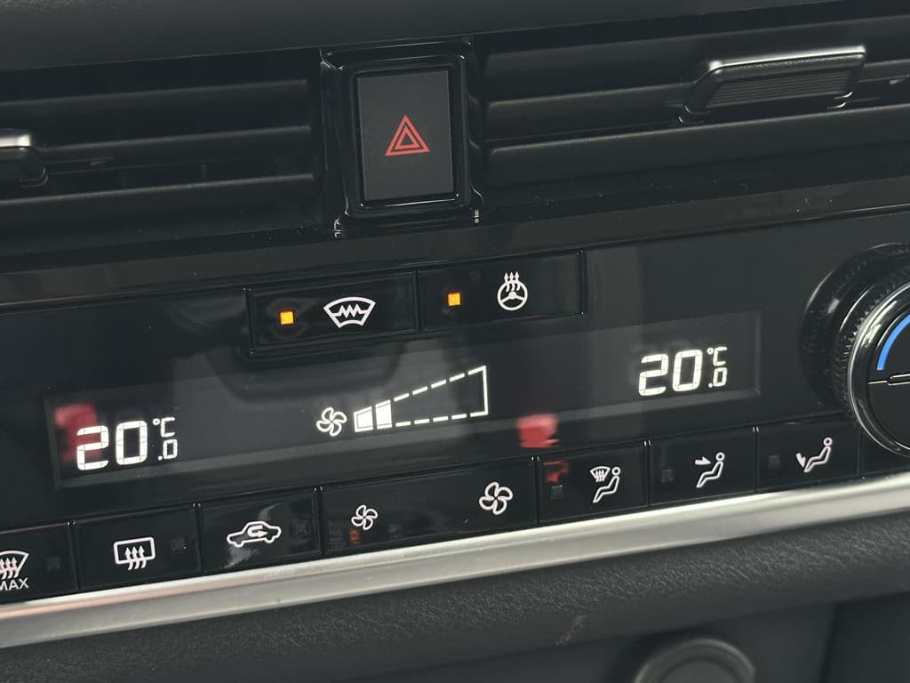 Nissan QASHQAI 1.3 MHEV Xtronic N-Connecta thumbnail 26