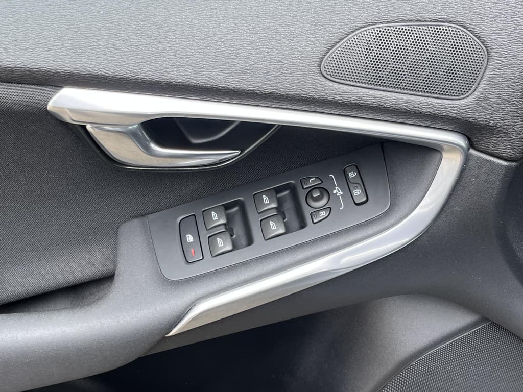 Volvo V40 2.0 T3 Momentum thumbnail 11