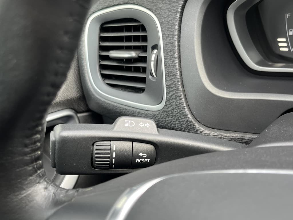 Volvo V40 2.0 T3 Momentum thumbnail 35