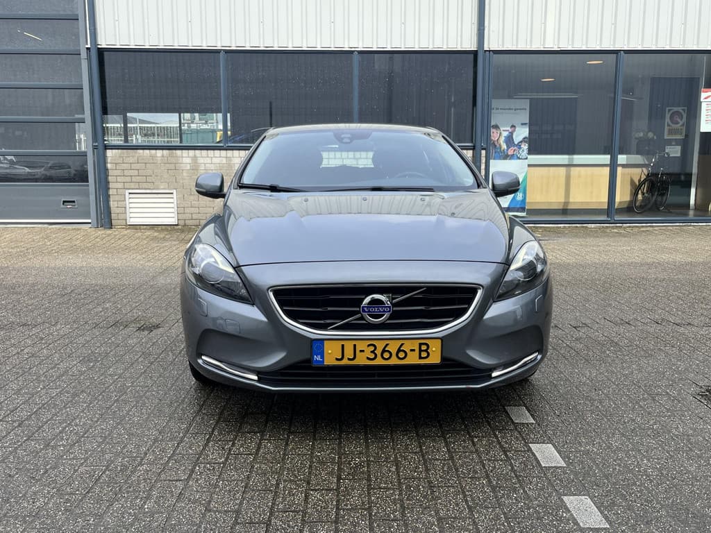 Volvo V40 2.0 T3 Momentum thumbnail 40