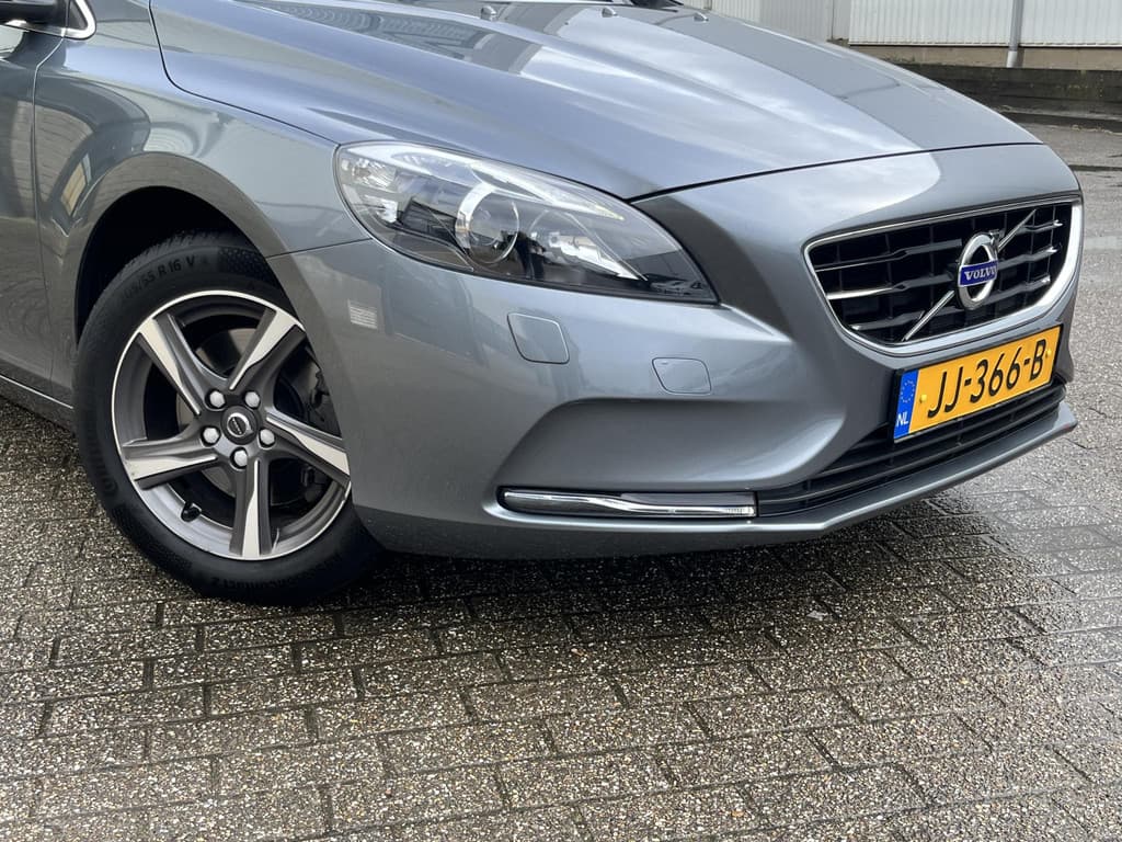Volvo V40 2.0 T3 Momentum thumbnail 41