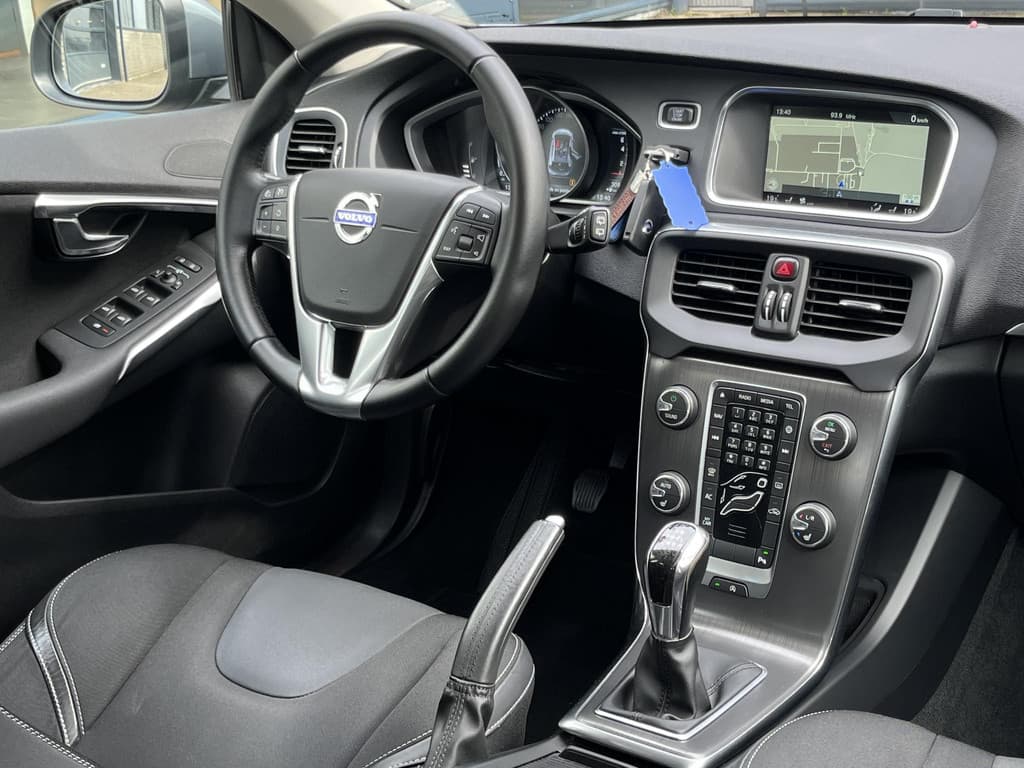 Volvo V40 2.0 T3 Momentum thumbnail 61